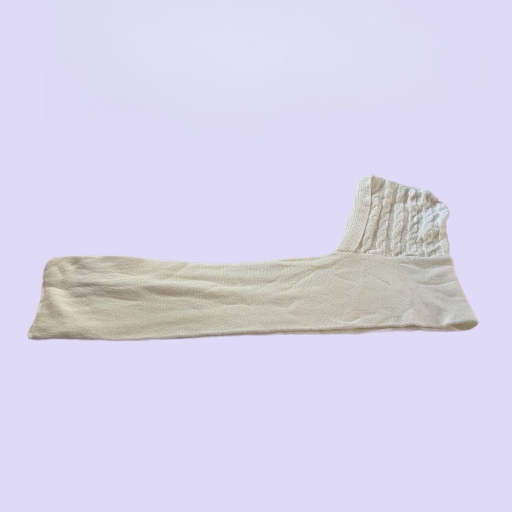 Cozy White Winter Scarf - Picture 5 of 9